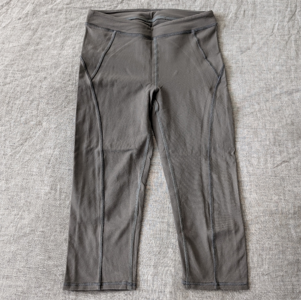 ALO Yoga Mid-Rise Capri Leggings Granite Size XS